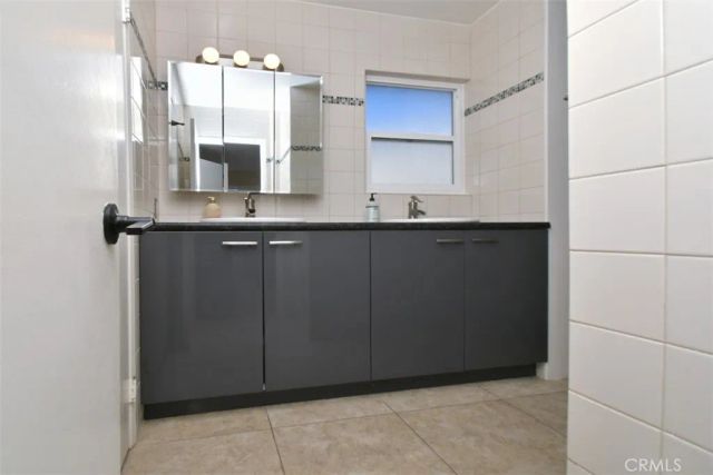 805 E Acacia Avenue F, Glendale, CA 91205