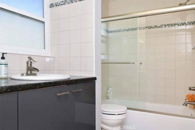 805 E Acacia Avenue F, Glendale, CA 91205