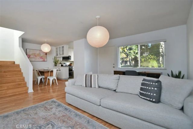 805 E Acacia Avenue F, Glendale, CA 91205