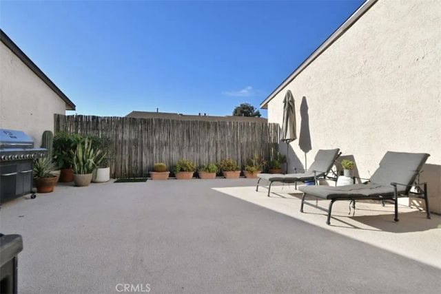 805 E Acacia Avenue F, Glendale, CA 91205