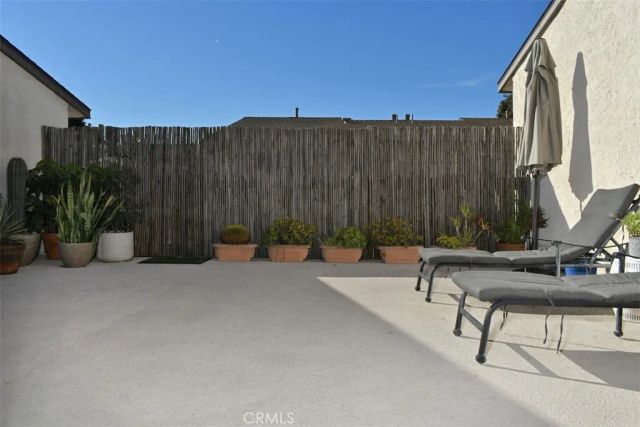 805 E Acacia Avenue F, Glendale, CA 91205