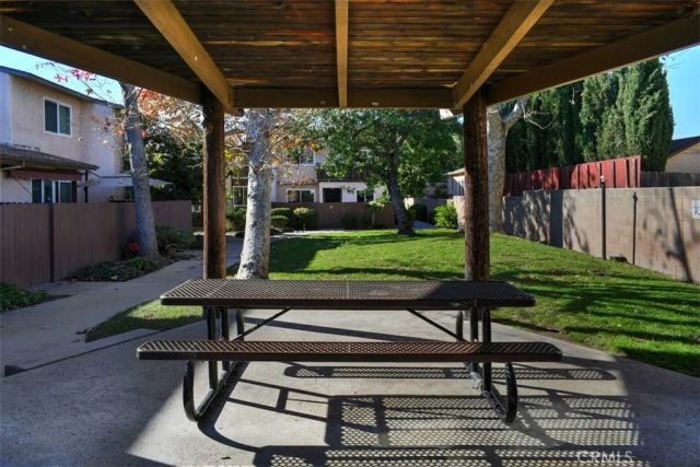 805 E Acacia Avenue F, Glendale, CA 91205