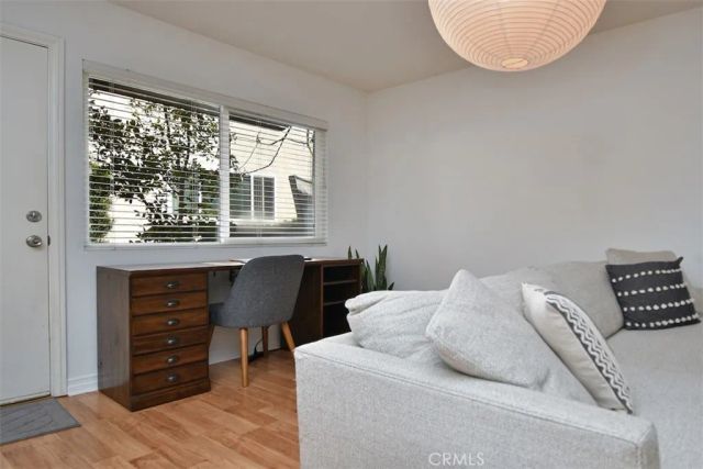 805 E Acacia Avenue F, Glendale, CA 91205