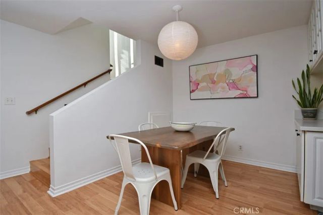 805 E Acacia Avenue F, Glendale, CA 91205