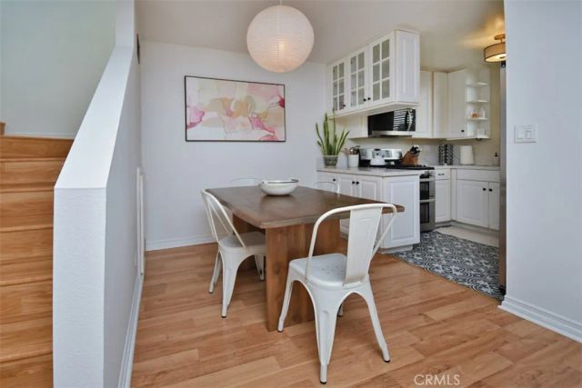 805 E Acacia Avenue F, Glendale, CA 91205