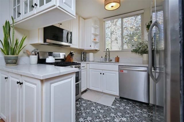 805 E Acacia Avenue F, Glendale, CA 91205