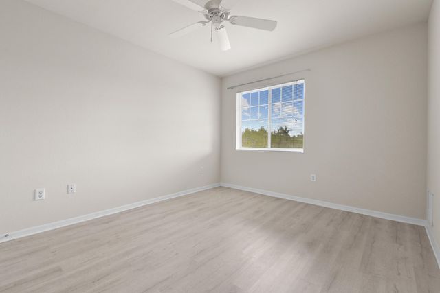 6556 Emerald Dunes Drive 302, West Palm Beach, FL 33411