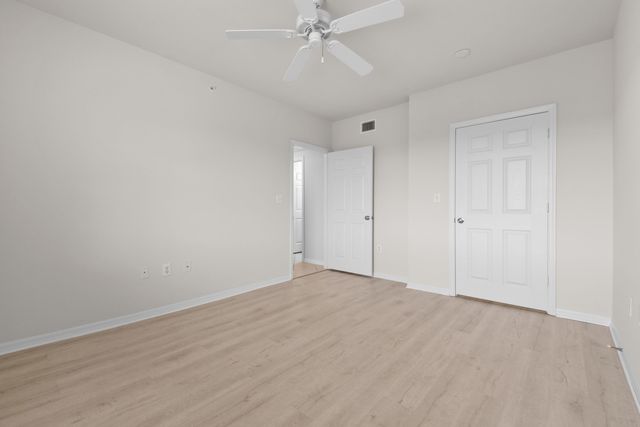 6556 Emerald Dunes Drive 302, West Palm Beach, FL 33411
