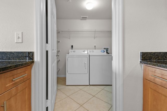 6556 Emerald Dunes Drive 302, West Palm Beach, FL 33411