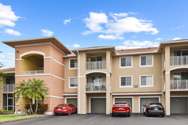 6556 Emerald Dunes Drive 302, West Palm Beach, FL 33411