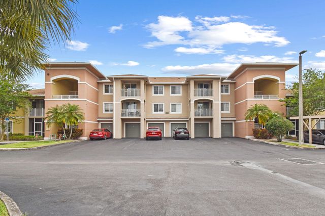 6556 Emerald Dunes Drive 302, West Palm Beach, FL 33411