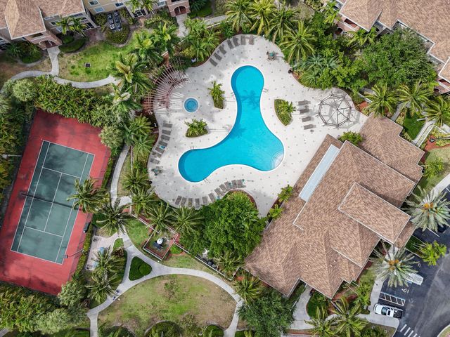 6556 Emerald Dunes Drive 302, West Palm Beach, FL 33411