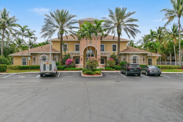 6556 Emerald Dunes Drive 302, West Palm Beach, FL 33411