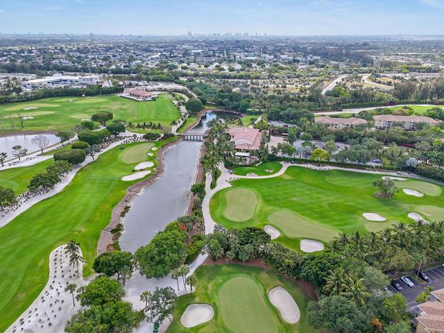 6556 Emerald Dunes Drive 302, West Palm Beach, FL 33411