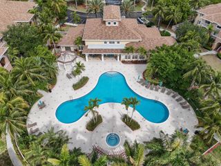 6556 Emerald Dunes Drive 302, West Palm Beach, FL 33411