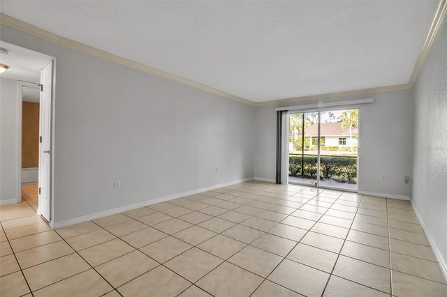 960 LA COSTA CIRCLE 3, Sarasota, FL 34237