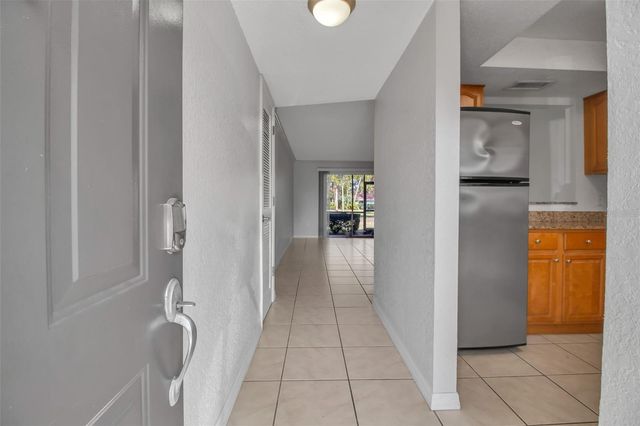 960 LA COSTA CIRCLE 3, Sarasota, FL 34237