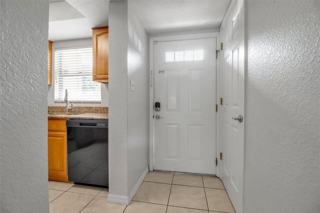 960 LA COSTA CIRCLE 3, Sarasota, FL 34237