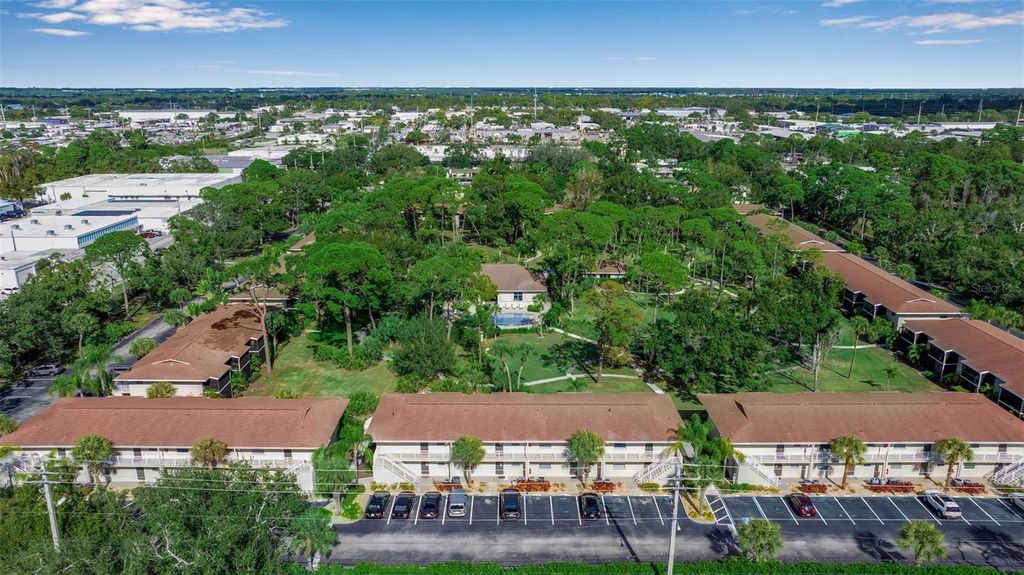 960 LA COSTA CIRCLE 3, Sarasota, FL 34237