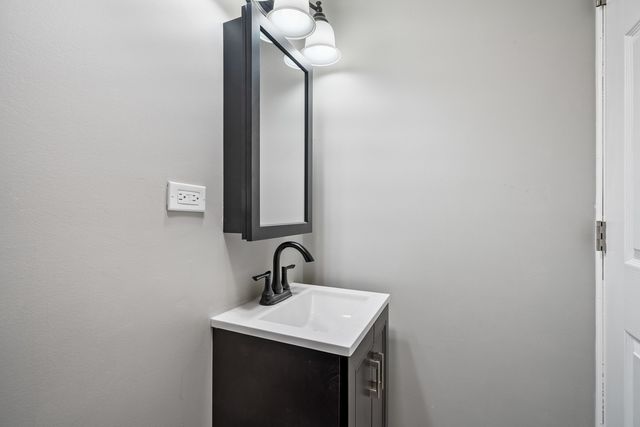 9945 S Sangamon Street, Chicago, IL 60643