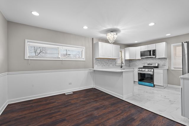 9945 S Sangamon Street, Chicago, IL 60643