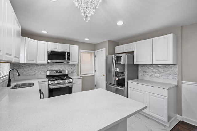 9945 S Sangamon Street, Chicago, IL 60643