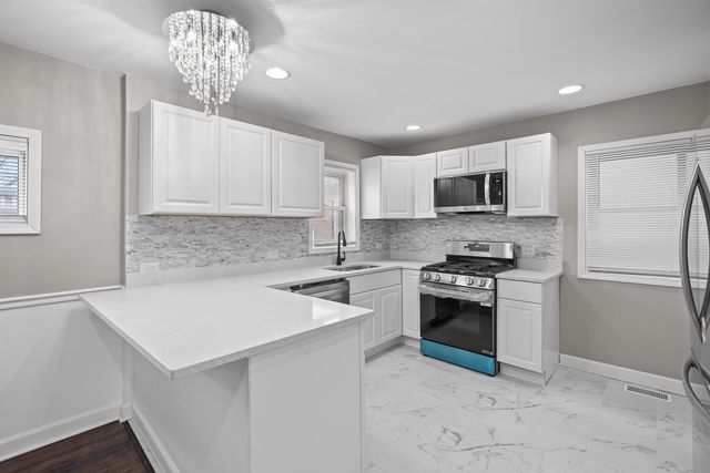 9945 S Sangamon Street, Chicago, IL 60643