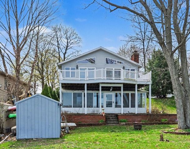 19656 Lakeshore Drive, Park Twp, MI 49093