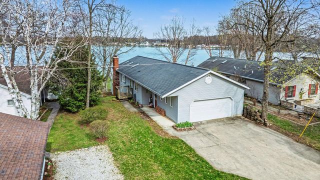 19656 Lakeshore Drive, Park Twp, MI 49093