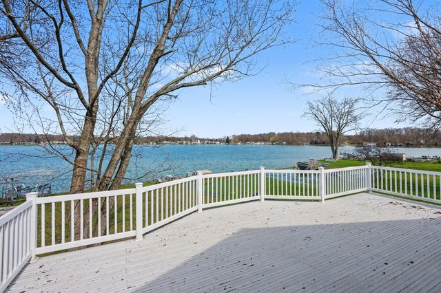 19656 Lakeshore Drive, Park Twp, MI 49093