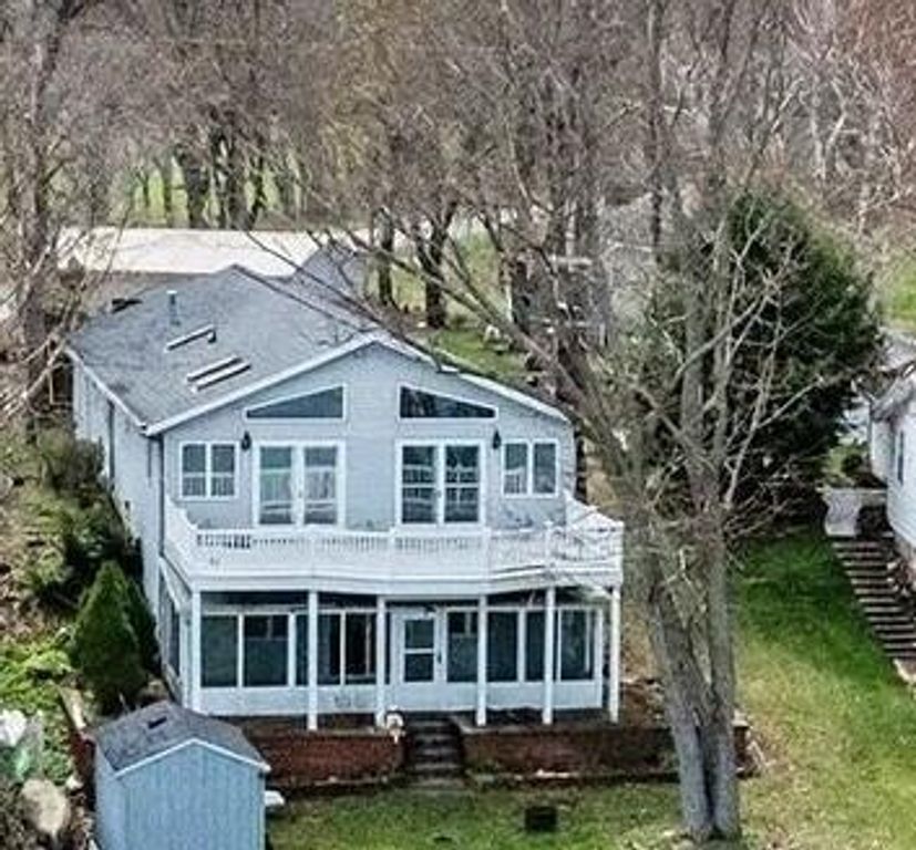 19656 Lakeshore Drive, Park Twp, MI 49093