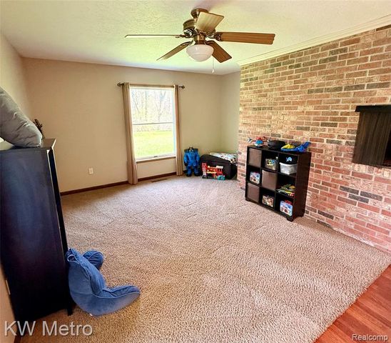 2949 E Hillside Drive, Midland, MI 48640