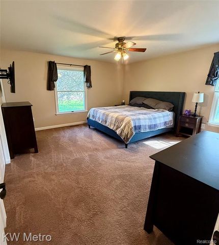 2949 E Hillside Drive, Midland, MI 48640