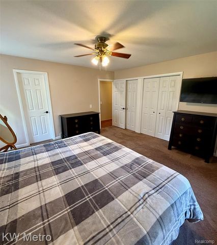2949 E Hillside Drive, Midland, MI 48640
