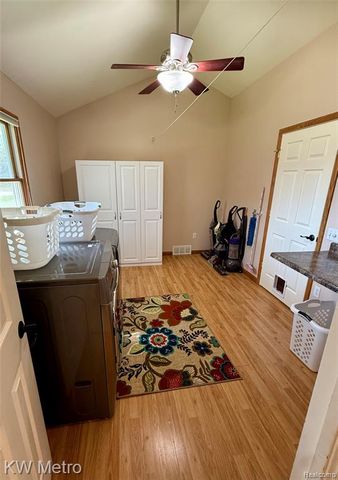 2949 E Hillside Drive, Midland, MI 48640