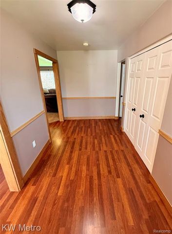 2949 E Hillside Drive, Midland, MI 48640