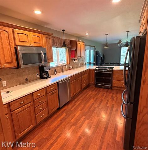 2949 E Hillside Drive, Midland, MI 48640