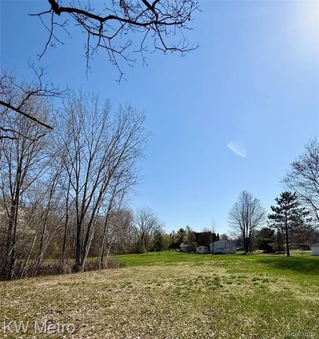 2949 E Hillside Drive, Midland, MI 48640