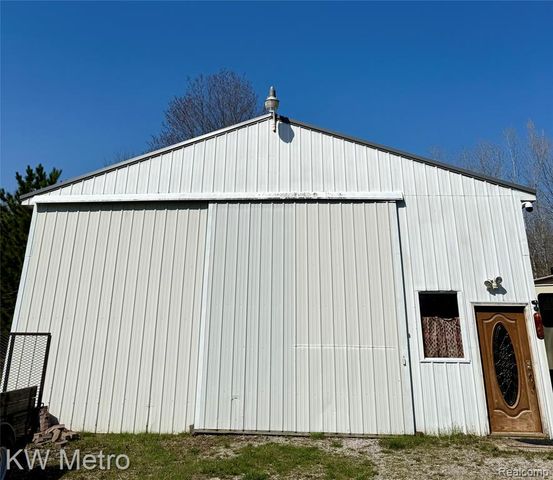 2949 E Hillside Drive, Midland, MI 48640