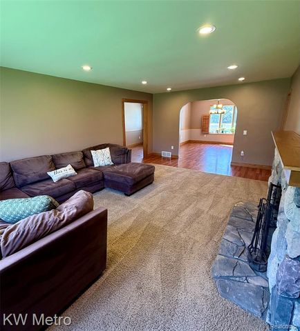 2949 E Hillside Drive, Midland, MI 48640