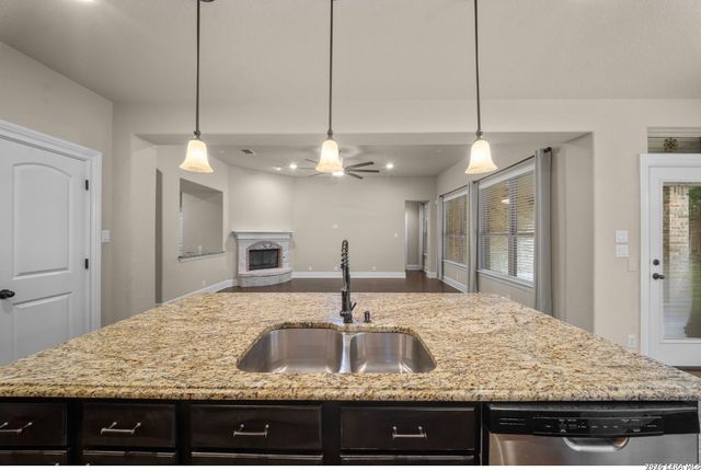 8915 RIVER BLF, San Antonio, TX 78255