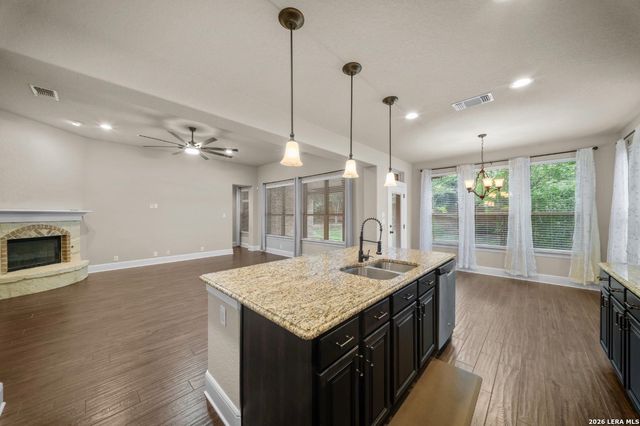 8915 RIVER BLF, San Antonio, TX 78255