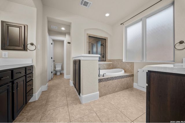 8915 RIVER BLF, San Antonio, TX 78255