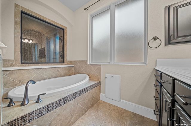 8915 RIVER BLF, San Antonio, TX 78255