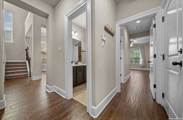 8915 RIVER BLF, San Antonio, TX 78255