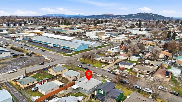 2615 N Hogan St St, Spokane, WA 99207