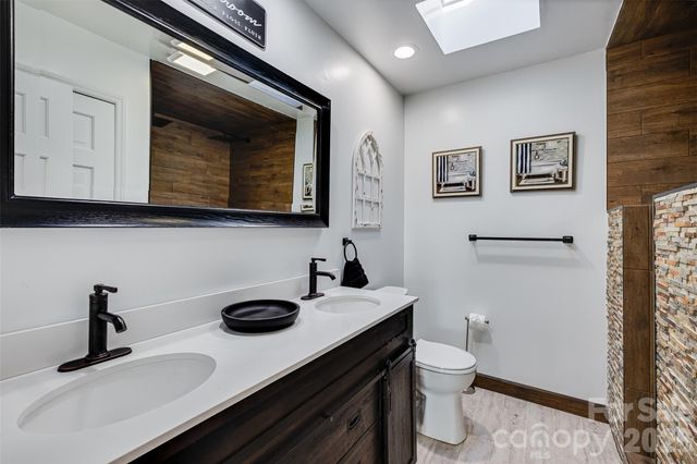 20 Quayside Court, Lake Wylie, SC 29710