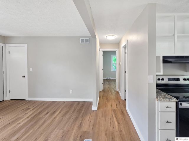 305 Kohl Road, Bellevue, NE 68005