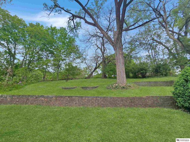 305 Kohl Road, Bellevue, NE 68005