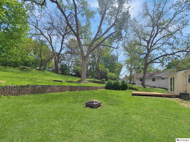 305 Kohl Road, Bellevue, NE 68005